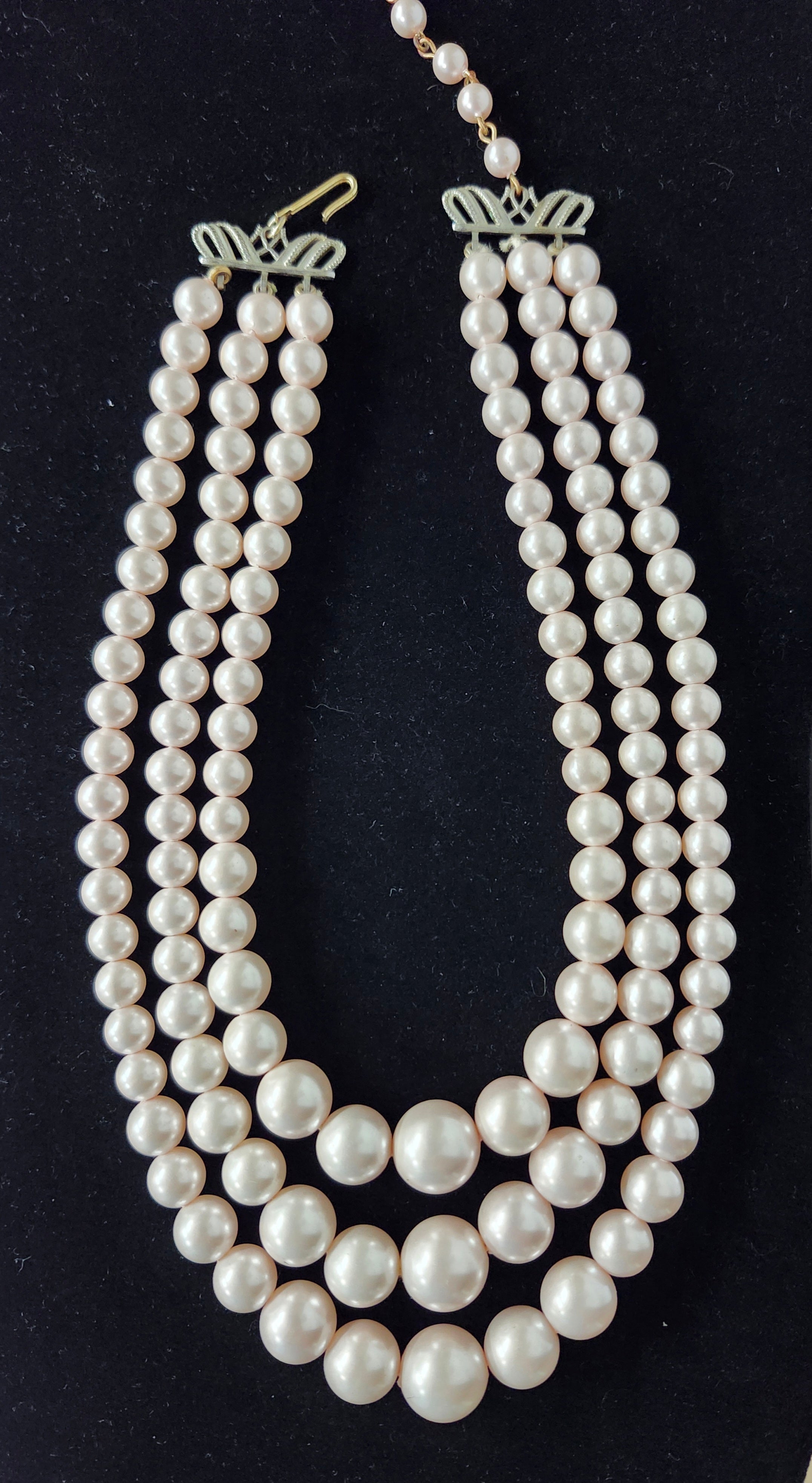 Vintage Faux Pink Pearl triple strand necklace
