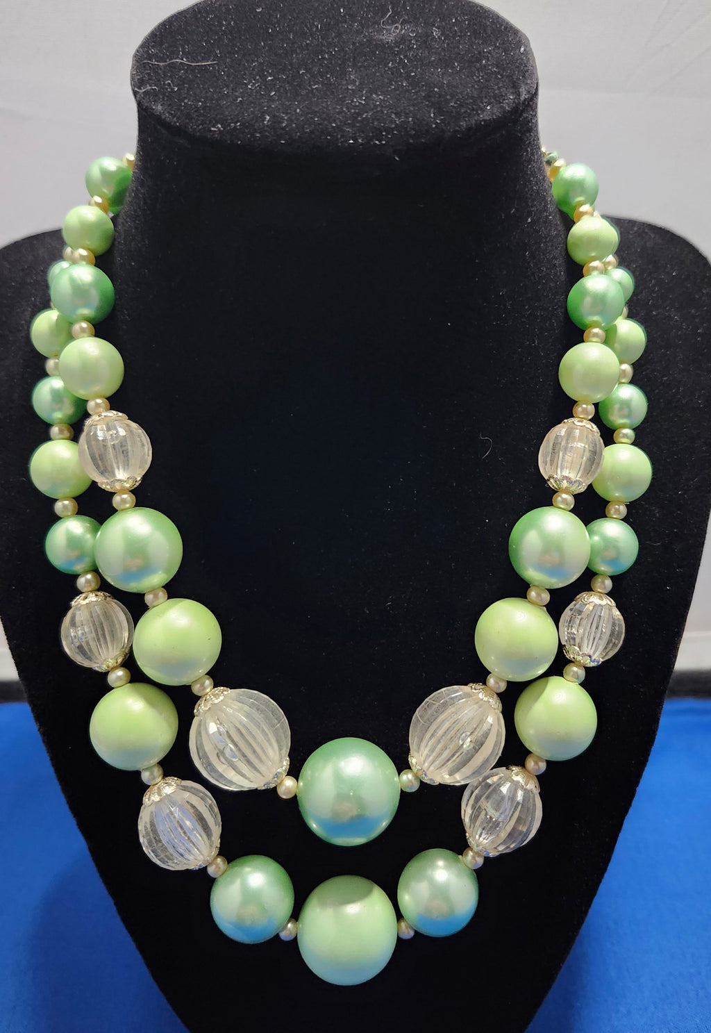 1950s Green and Clear Bead necklace