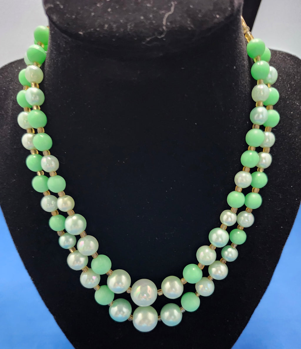 1950s Green Jade costume jewelry necklace